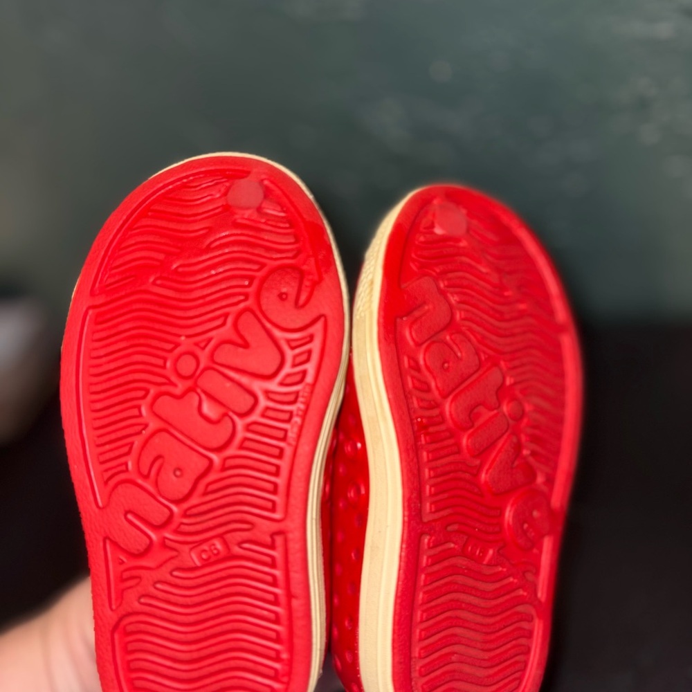 Native Red shoes - Picture 6 of 6